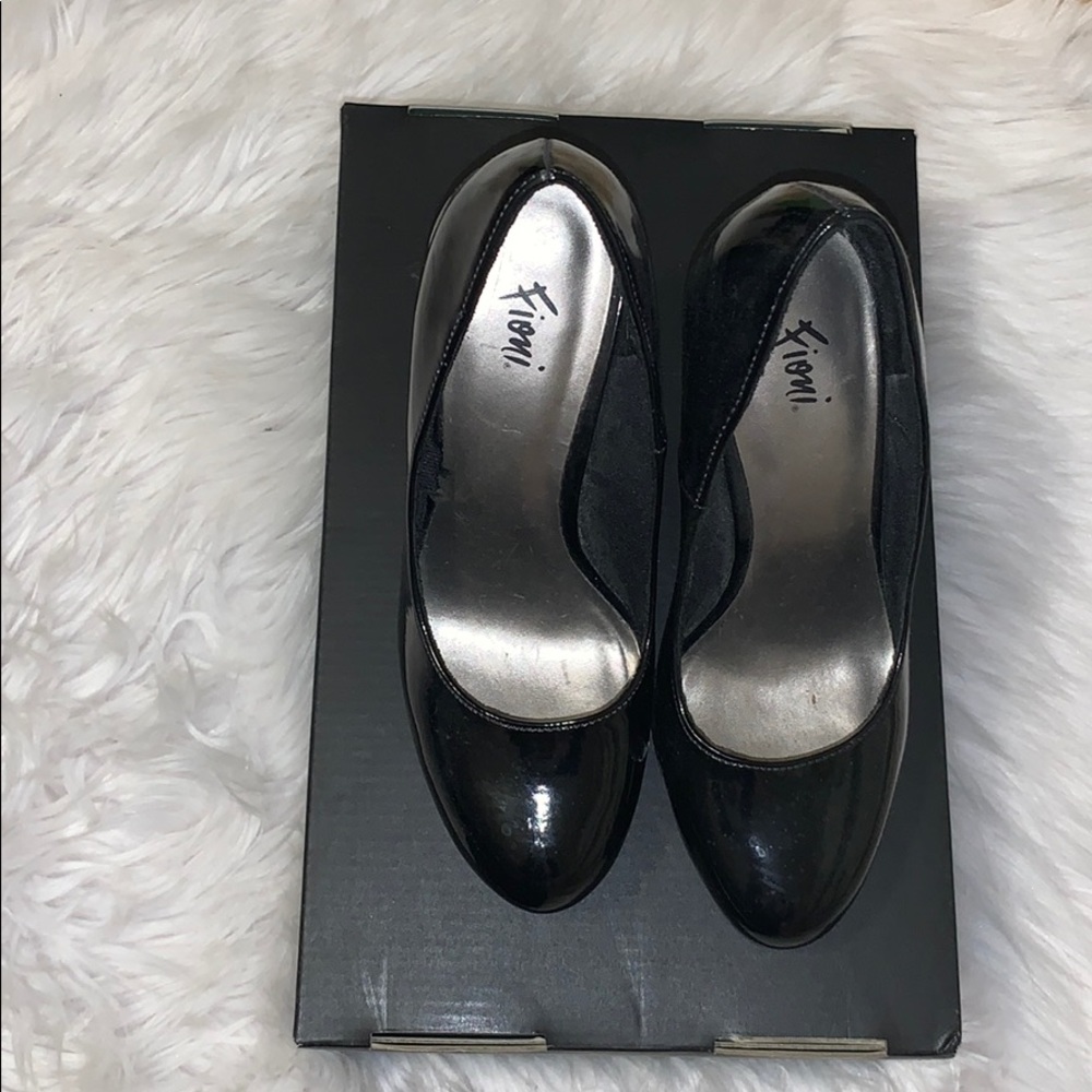Size 5 (US) Black Fioni Pumps